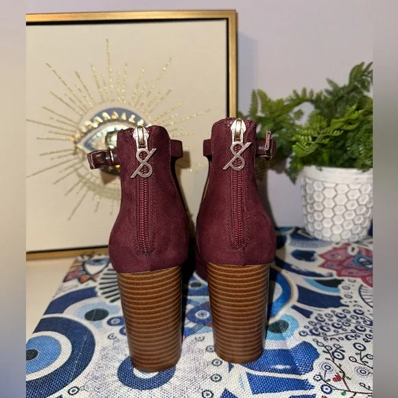 Parker & Sky Merlot/Burgundy Faux Suede Booties - Picture 6 of 8